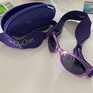 Baby sunglasses with two straps and case